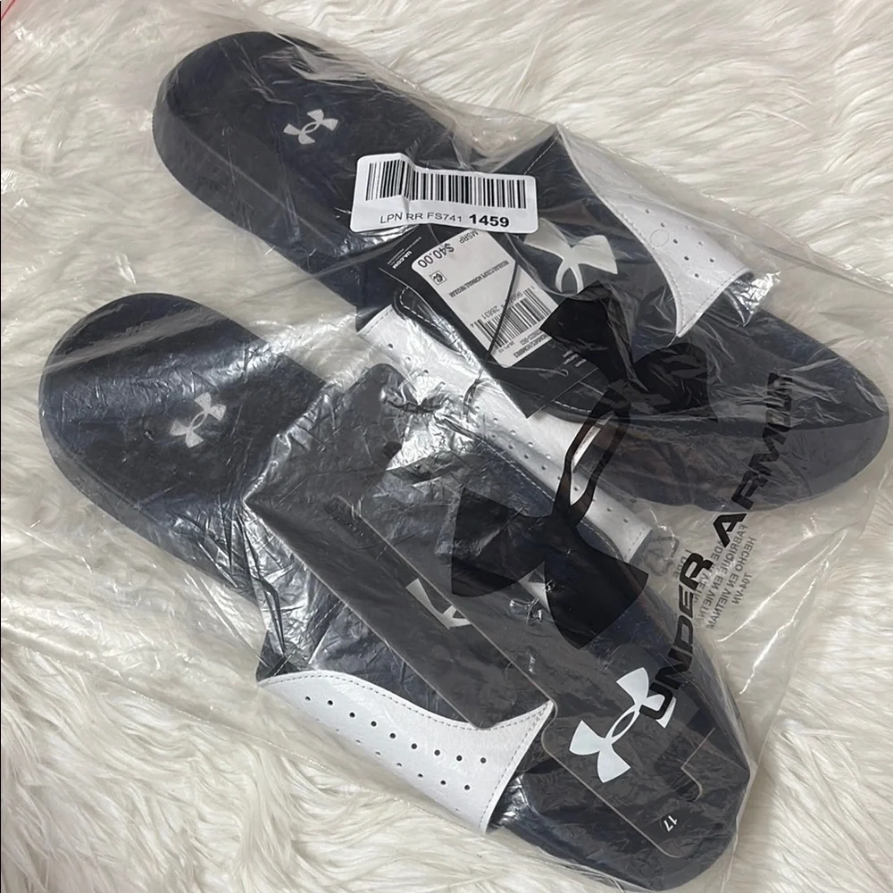 NEW In Packaging Under Armour Men’s Black And White Ignite Pro Slides Size 17